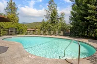Best Western Plus Yosemite Gateway Inn - Pool