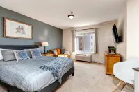 Heated Outdoor Pool and Indoor Hot Tub - Spacious Cozy Retreat