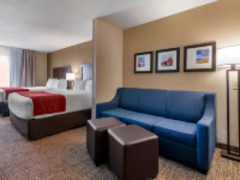 コンフォート イン & スイーツ グッドランド グッドランドのホテル