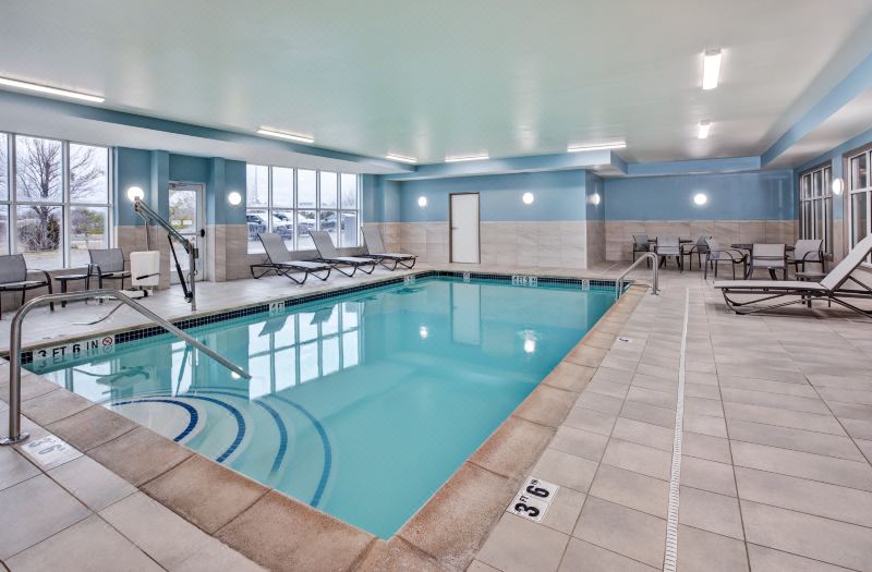 Holiday Inn Express & Suites Auburn Hills by IHG photo 2
