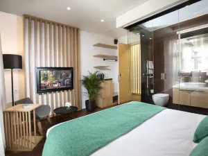 Dominic Smart & Luxury Suites - Parliament