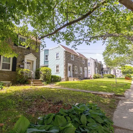 ComfiNook Retreat- 3BR Near PHL Airport + Parking + WiFi + AC