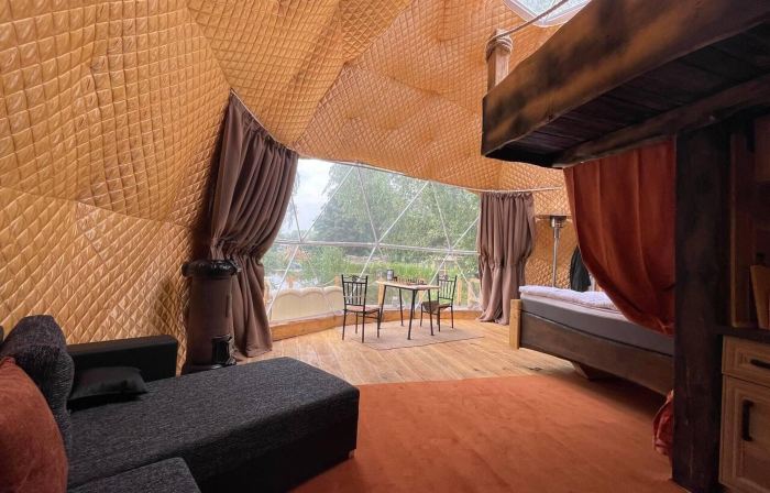 Lake View Dome Sleeps 6 -Hot Tub -Fireplace