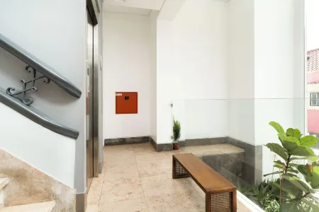 Limehome Lisbon Calçada do Cardeal Отели рядом с достопримечательностью «Музей азулежу»