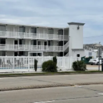 Oceans 2700 Hotels in 