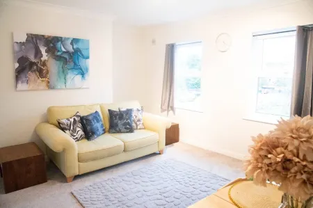 Lovely 1 Bed Apt - Buckinghamshire Отели рядом с достопримечательностью «Библиотека Хай-Уиком»