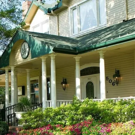 The Sanford House Inn & Spa