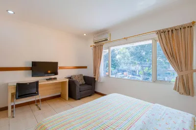 Applewood B&B Hotel dekat RAMAYANA Plaza Jambu Dua