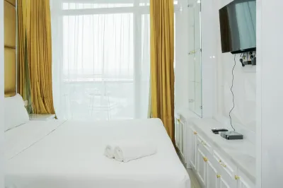 Comfort and Modern Studio at Tree Park Cikokol Apartment Hotels in Cikokol