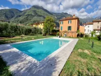 Villa with Garden Near Versilia Beach - Villas
