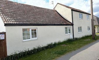 Sweetpea Cottage in Louth - Housity