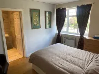 House - Sleeps 2 - Patio - Parking