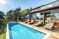 Kaitiaki Lodge - Pool & Hot Tub - Private Pools