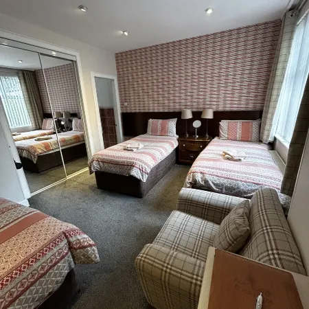 Acer Lodge Guest House Отели рядом с достопримечательностью «Корсторфин»
