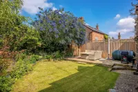 Tom Callows Gorgeous Cottage Oxfordshire Hotels near The Old Flight House