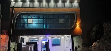 Madhu Sudhan Отели в г. Чхатикара