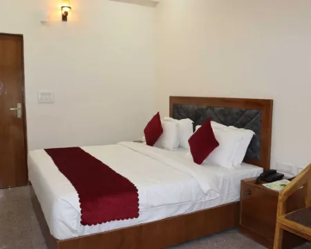 Oak Trek resort Hotels in Lansdowne