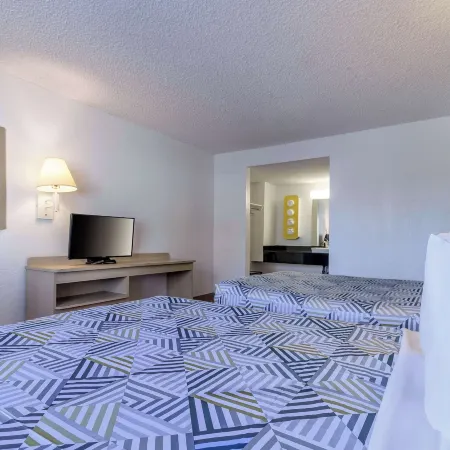 Motel 6 Hayward, CA- Silicon Valley Gateway