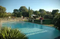 Mas des Carassins Hotels in Saint-Rémy-de-Provence