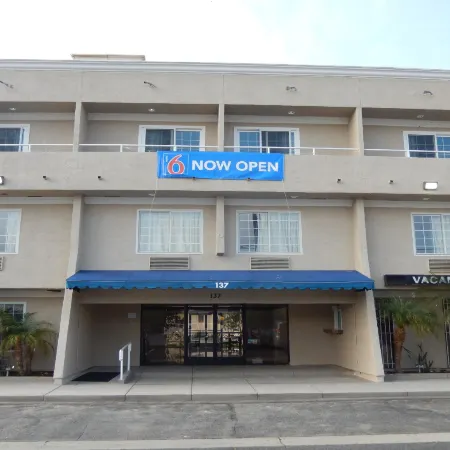 Motel 6 Azusa, CA