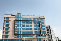 فندق جراند توريست - مسقط Hotels near مسار العامرات الحمرية