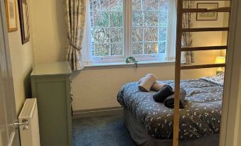 2 Guests - Free Parking - Bbq & Patio - Sea Views