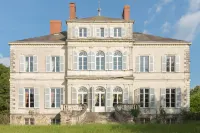 Chateau du Hallay Hotels in Boufféré