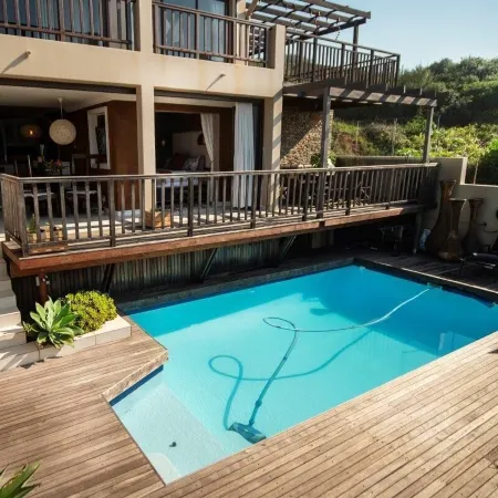 4 Dolphin Views la Mercy Luxury Beachfront Apartment with Private Swimming Pool
