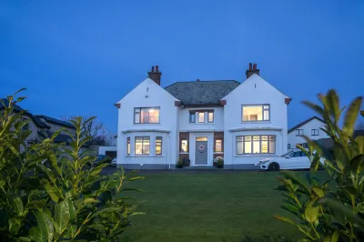 Larkhill House Hotels near Barry's Amusements