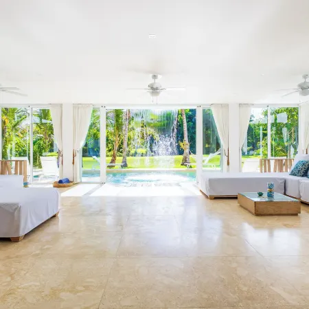 Luxury Villa Waterfall - Pool & BBQ