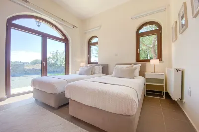 Phaedrus Living Luxury Villa Kathikas فنادق في Peyia