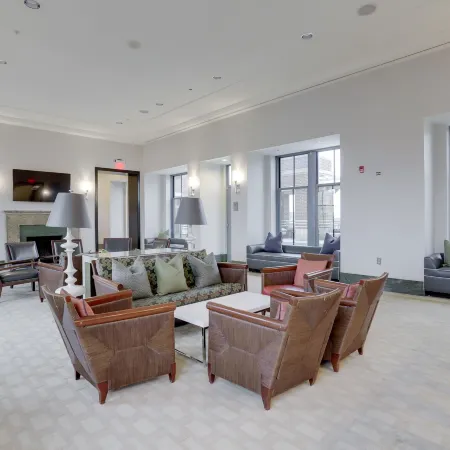 Beautiful 2Br Condo at Pentagon City