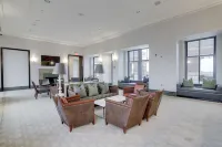 Beautiful 2Br Condo at Pentagon City