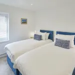 Host & Stay - Even Keel - balcony