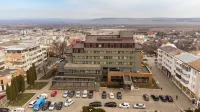 Hotel Central Pascani - parking