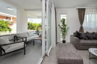 Nova Luxury Residence Apartment with Private Heated Pool - 3 tähden