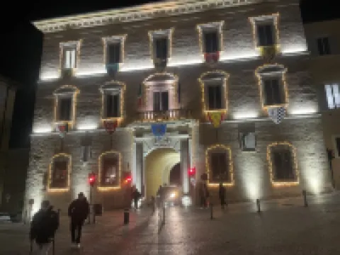 Palazzo Capparucci - Dimora Storica - Guest House Hotels in Fermo