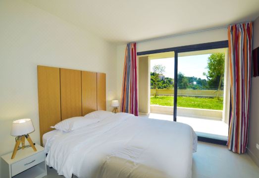 3. 라 페를 데즈 ..