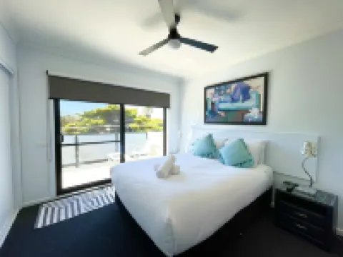 Oceanic on Thompson Apartments