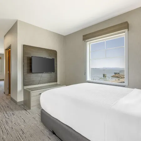Holiday Inn Express & Suites ASTORIA by IHG