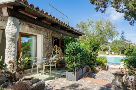 Geco di Giada Exclusive Art Suites Отели рядом с достопримечательностью «Centro Sub Portorotondo»