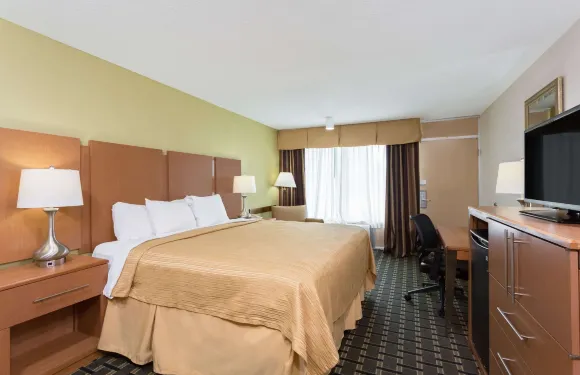 南派恩斯派恩赫斯特温德姆戴斯酒店及會議中心