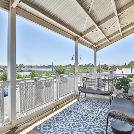 Indulge Apartments - CBD