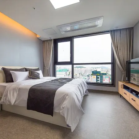Shine Hotel