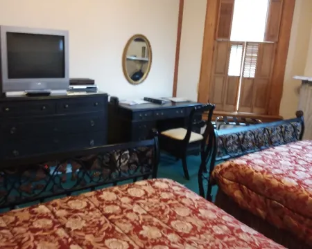 Inn Port d'Vino Hotels in Dayton