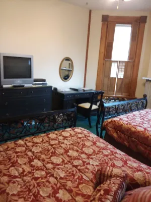 Inn Port d'Vino Hotels in Dayton