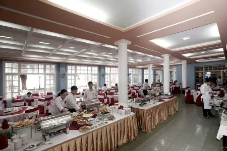 Hai Au Hotel Отели рядом с достопримечательностью «Do Son Beach»