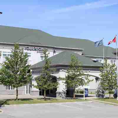 Four Points by Sheraton Barrie Hotel Exterior