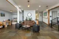 Waldport Bayfront Hotel & Restaurant