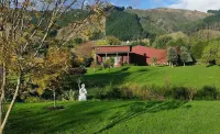 Matai Huka Boutique Accommodation Hotels in Парапарауму